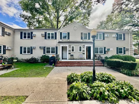 64-55 Springfield Blvd #A, Oakland Gardens, NY 11364