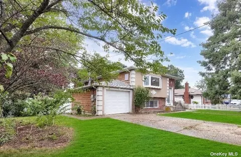 10 Miller Ave, Central Islip, NY 11722