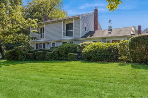 26 Chestnut Ave, East Setauket, NY 11733
