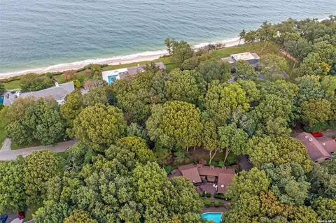 18 Seaside Dr, Belle Terre, NY 11777