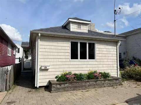 27 W 10th Rd, Broad Channel, NY 11693