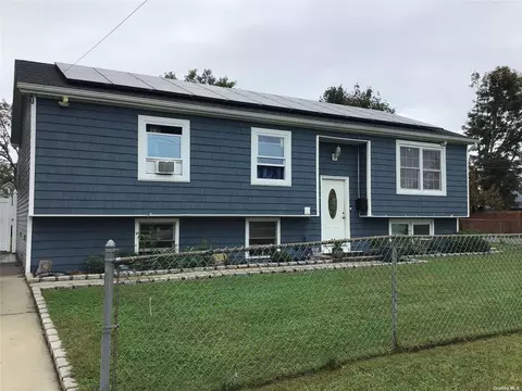 385 Elmore St, Central Islip, NY 11722