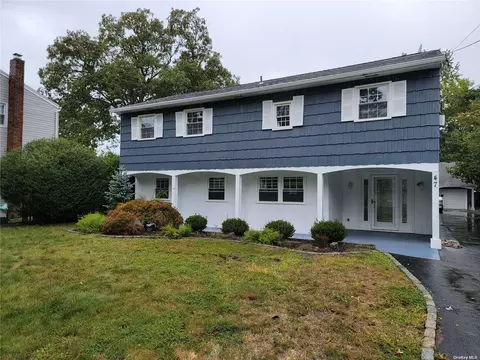 47 Erlanger Blvd, North Babylon, NY 11703
