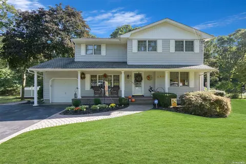 6 Helme Avenue Ext, Miller Place, NY 11764