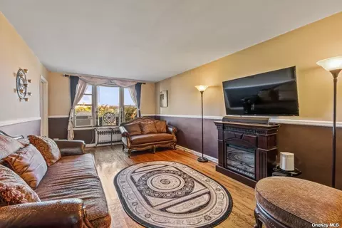 83-37 St James Ave #5U, Elmhurst, NY 11373