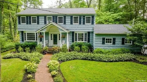 24 Woodlot Ln, Huntington, NY 11743