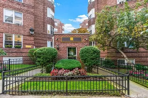 73-12 35th Ave #D26, Jackson Heights, NY 11372