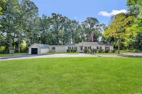 261 Harned Rd, Commack, NY 11725