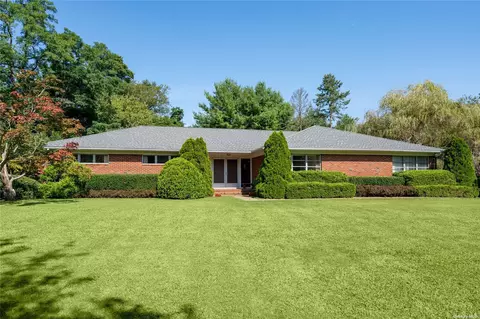 189 Lawrence Hill Rd, Cold Spring Harbor, NY 11724