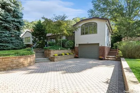 24 Ocean Ave, Northport, NY 11768