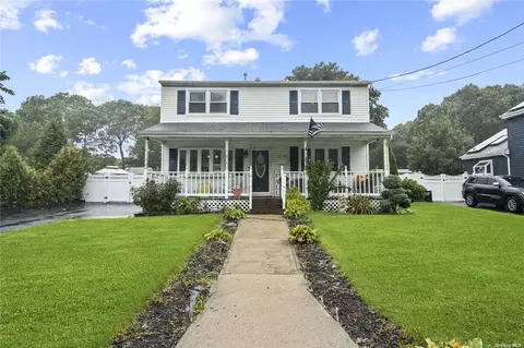 131 Noel Dr, Centereach, NY 11720