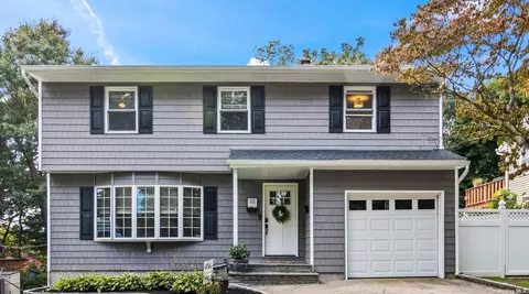 111 Iceland Dr, South Huntington, NY 11746
