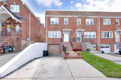 66-18 Gray St, Middle Village, NY 11379