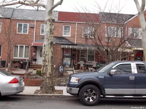 60-48 71st St, Maspeth, NY 11378