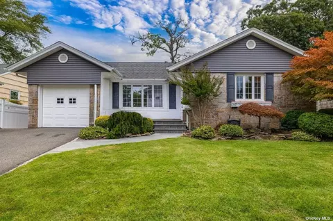 2205 Merokee Pl, Bellmore, NY 11710