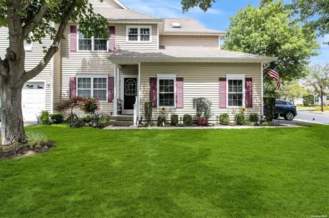 4 Halley #132, Nesconset, NY 11767
