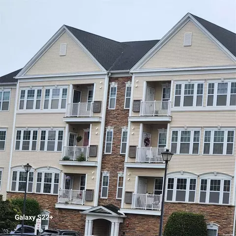 517 Saxton #1, Central Islip, NY 11722