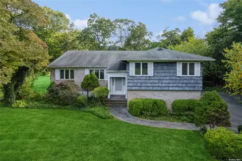 25 Fox Hollow Ln, Old Westbury, NY 11568