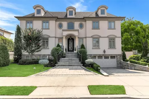 14-21 161st St, Beechhurst, NY 11357