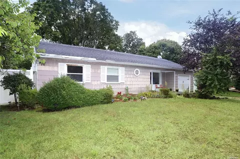 24 Quail Run, Massapequa, NY 11758