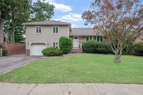442 Unqua Rd, Massapequa, NY 11758