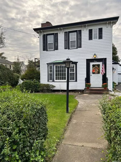 306 Ocean Ave, East Rockaway, NY 11518