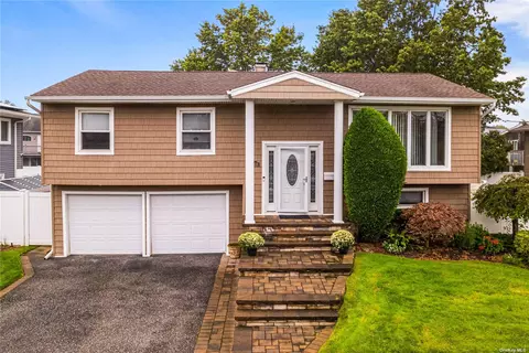 2938 Beach Dr, Merrick, NY 11566