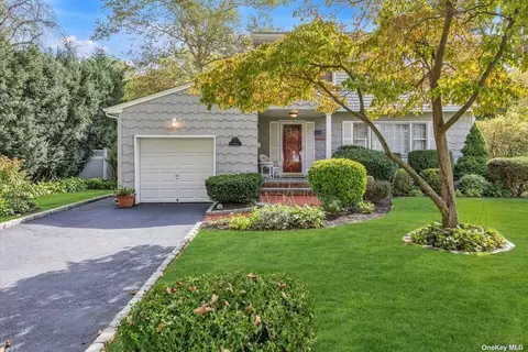 22 Sycamore St, Melville, NY 11747