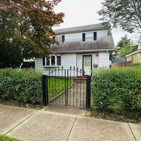 349 Washington St, Hempstead, NY 11550