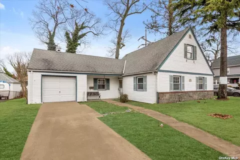 196 Cornwell Ave, Valley Stream, NY 11580