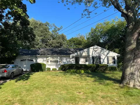 1415 Potter Blvd, Bay Shore, NY 11706