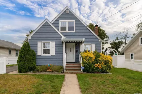 682 Arlington Ave, Baldwin, NY 11510
