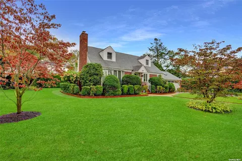 30 Yale Blvd, New Hyde Park, NY 11040