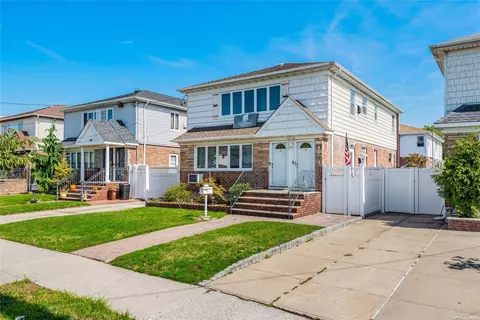 157-31 97th St, Howard Beach, NY 11414