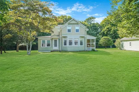 31 Bayview Ave, Eastport, NY 11941