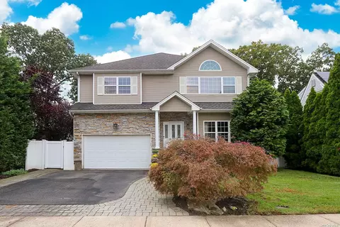1430 Richard Ave, Merrick, NY 11566