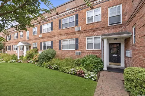 51 Lincoln Ave #E1, Rockville Centre, NY 11570