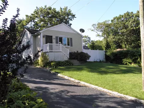 380 Boulder St, Ronkonkoma, NY 11779
