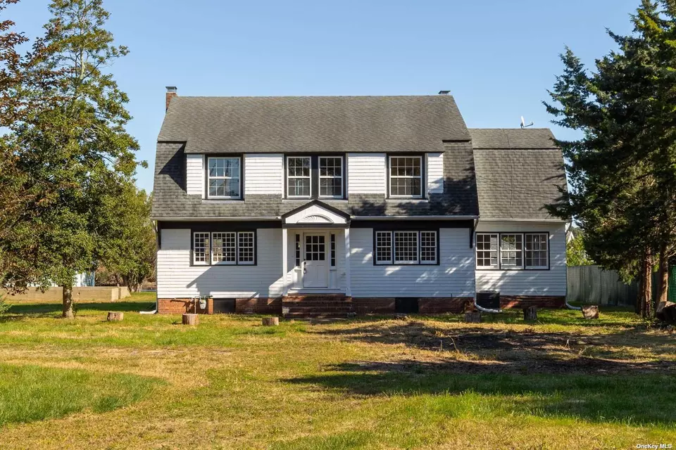 91 S Saxon Ave, Bay Shore, NY 11706 35 Photos Movoto