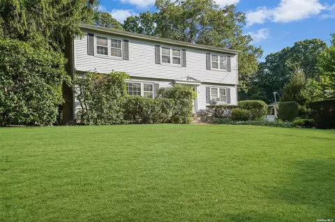 18 Rolling Rd, Miller Place, NY 11764
