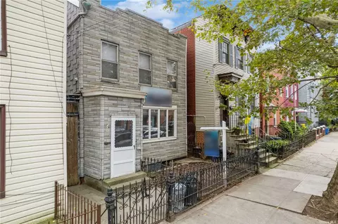 174 Eagle St, Brooklyn, NY 11222