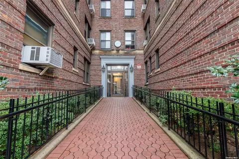 35-55 29th St #4G, Long Island City, NY 11106