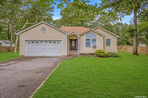 8 Hampton Bays Dr, Hampton Bays, NY 11946