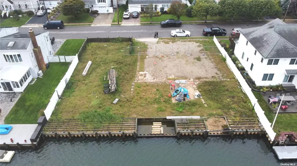 75 Forest Ave, Massapequa, NY 11758 7 Photos Movoto