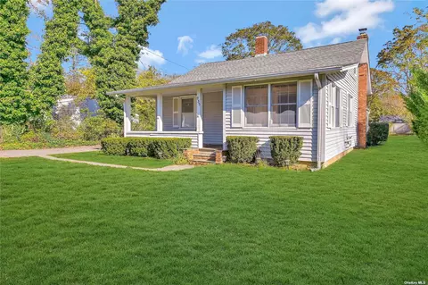 935 Bay Ave, Mattituck, NY 11952