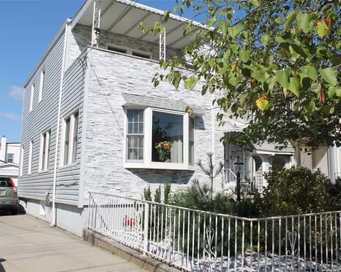 137-14 233rd St, Laurelton, NY 11413
