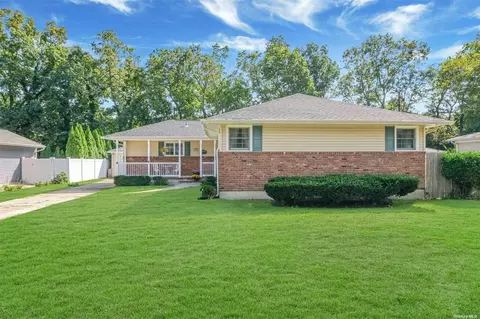 530 Kime Ave, West Islip, NY 11795