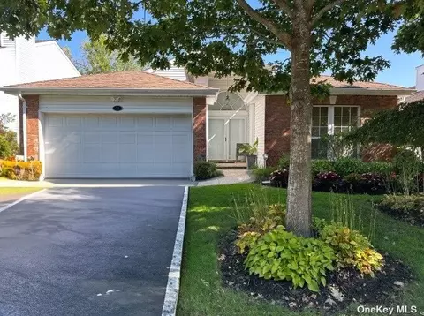 12 Hamlet Dr #12, Commack, NY 11725