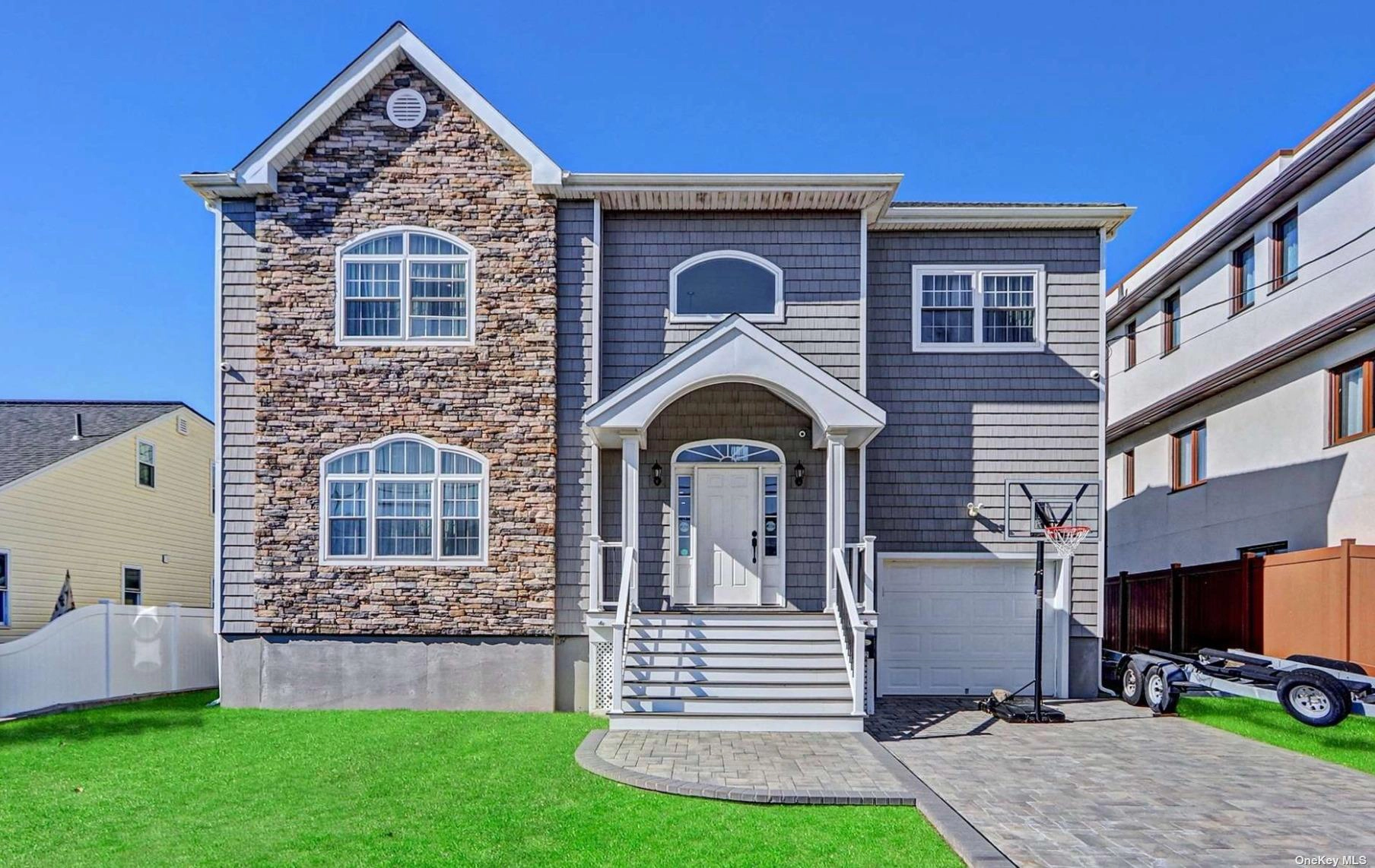 412 Little East Neck Rd S  