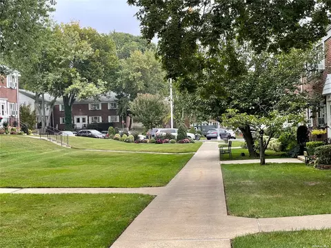73-28 Springfield Blvd #LOWER, Oakland Gardens, NY 11364